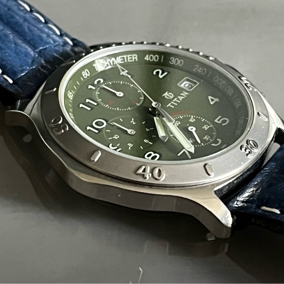 Titan Vintage Men's Water Resistant Watch - Picture 14 of 16